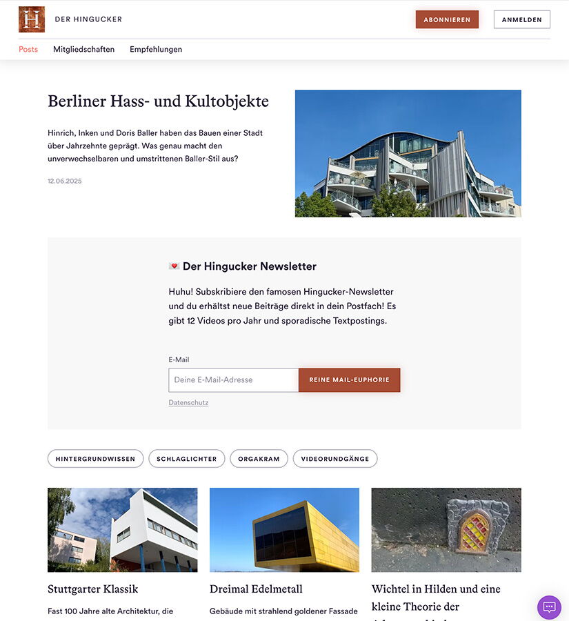 Ein Artikel auf der Website "Der Hingucker" von Matthias Warkus thematisiert Berliner Architektur und lädt zur Newsletter-Anmeldung ein.